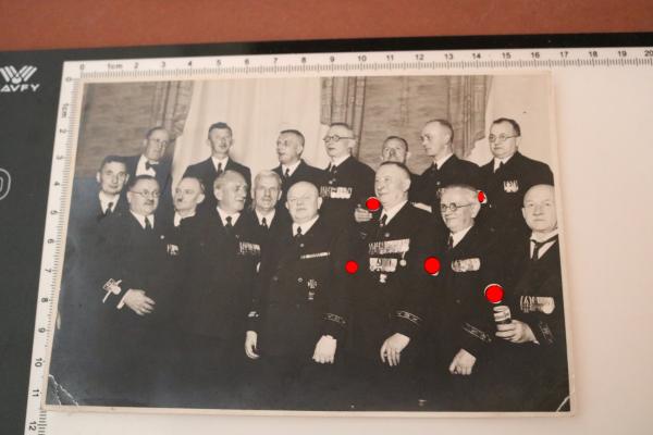 altes Gruppenfoto Veteranen Kyffhäuser Bund Ost - hochdekorierte Männer dabei - viele Orden